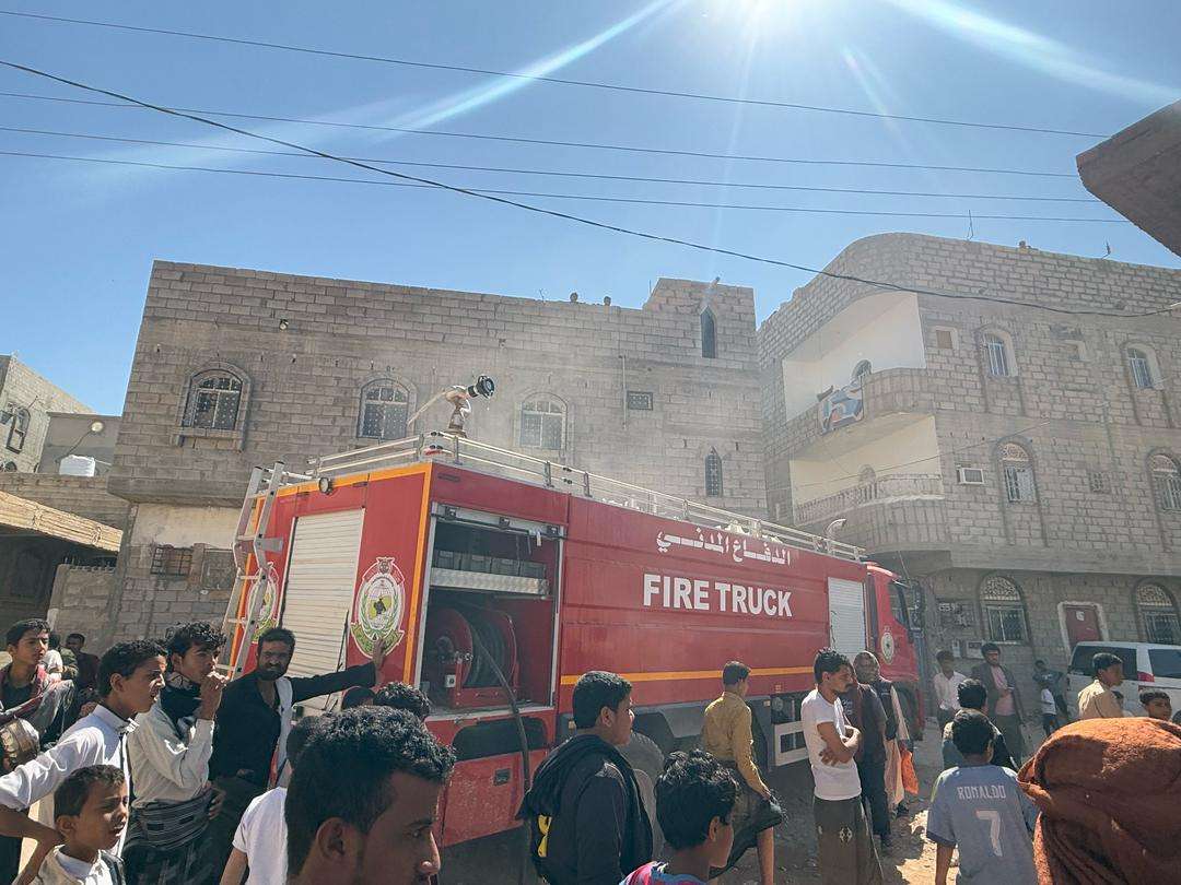 شبوة.. إخماد حريق في أحد المنازل السكنية بمدينة عتق